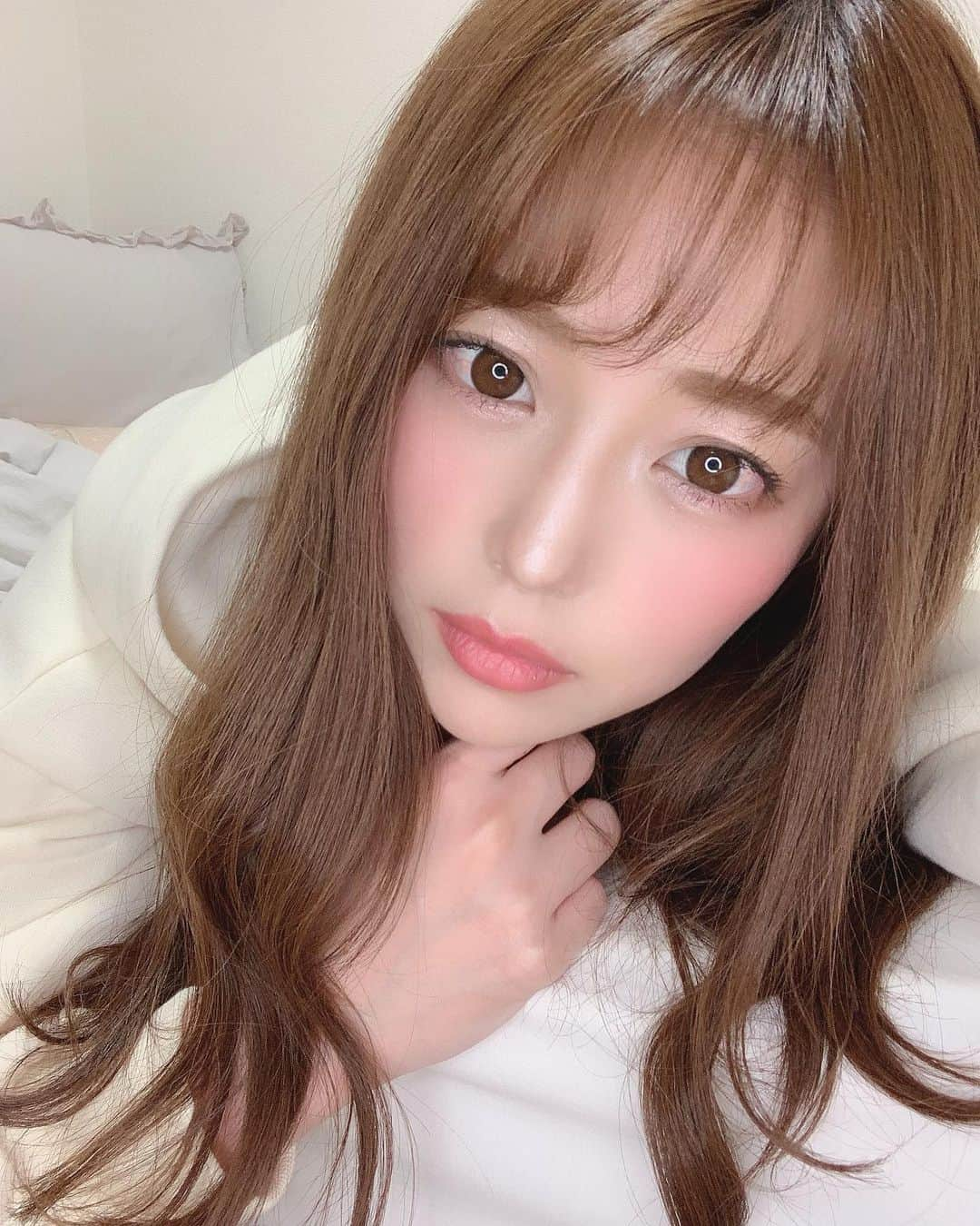 鈴木 あやさんのインスタグラム写真 - (鈴木 あやInstagram)「. 会いたい人がいっぱいいるなぁ...🥺💭 . #セミロングヘア #セミロング #tops #ワンピース #パーカーワンピ  #ootd #code # フード #パーカー #パーカー女子 #パーカーコーデ #selca #selfie #セルカ」4月25日 20時59分 - ayachu69