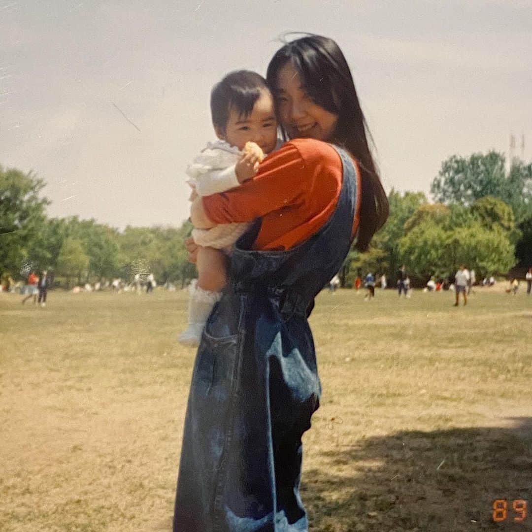 Ami さんのインスタグラム写真 - (Ami Instagram)「Happy Mother‘s day🌹💕 優しくて誰よりも愛情深いお母さん‼︎ 遠くにいても、いつもお母さんのあったかさ感じてます🥰 いつもありがとう♡♡♡」5月10日 16時49分 - ami_dream05