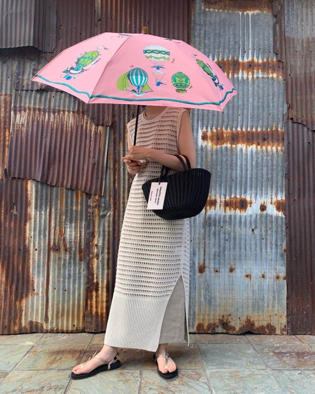 【ANN DE ARKさんのインスタグラム写真 - (【ANN DE ARKInstagram)「《 manipuri 》﻿ ＜Umbrella(FOLDING)＞-carnival- / 折りたたみ傘﻿ 15,400円（税込）﻿ ﻿ 気球をモチーフに繊細なタッチと幻想的な色使いで描かれた、遊び心がありつつも落ち着きのあるデザインです。紫外線対策としてもお使い頂ける、晴雨兼用の折り畳み傘。﻿ 定番かつ人気のあるデザインなので、プレゼントとしてもオススメです💐﻿ ﻿ ﻿ 《Ronherman》﻿ リネンキャンバスOP(ワンピース)﻿ 40,700円 （税込） ﻿ ﻿ ﻿ 《BATONER》﻿ WATERMARK COTTON SILK SLEEVELESS ONEPIECE-IVORY-﻿ 24,200円（税込）（着用サイズ：2）﻿ ﻿ ﻿ 《BEAUTIFUL SHOES》 ﻿ BAREFOOT SANDALS (THICK SOLE)﻿ 18,150円（税込）(着用カラー：ベージュ）﻿ ﻿ ﻿ 《beautiful people》﻿ tube knitting basket S﻿ 22,000円（税込）﻿ ﻿  model:身長158㎝ ﻿ 商品に関しましては、お気軽にコメントや店舗までお問い合わせください。﻿ ⬇︎⬇︎⬇︎﻿ @ann_de_ark ﻿ #fashion #栃木 #宇都宮 #ショップ  #arknets #anndeark #manipuri #Ron Herman #beautifulshoes #beautifulpeople #マニプリ #ロンハーマン #ビューティフルシューズ」5月10日 15時28分 - ann_de_ark