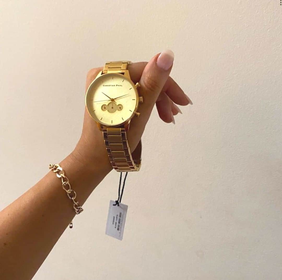 のインスタグラム：「Make a statement ✨ THE CURTIS || This timepiece is part of our 'Slayer Collection' and oh does it slay! Via @carbsmakeitok」