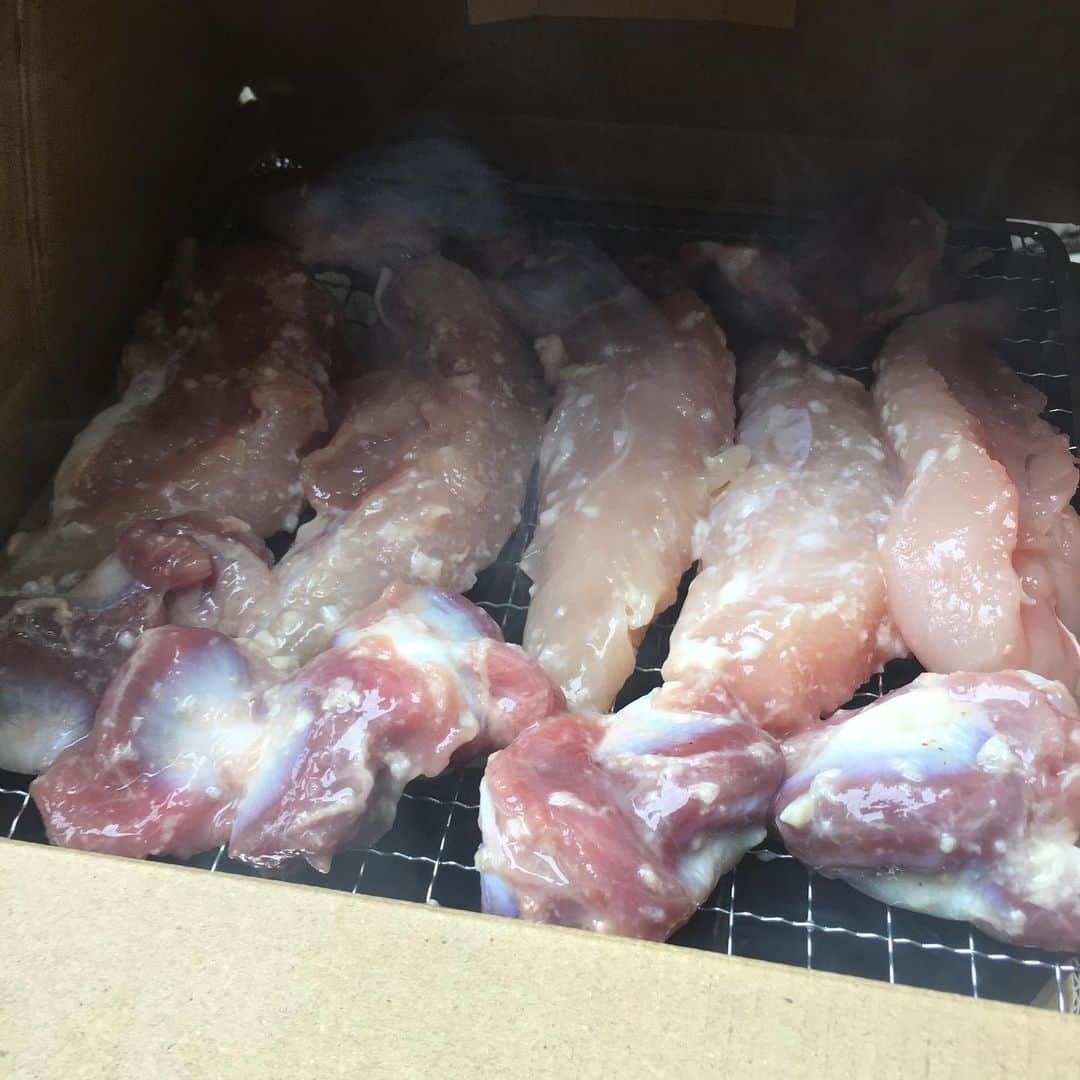 落合モトキのインスタグラム：「薫製失敗 #目離したら燃えまくり #母の日祝えず」