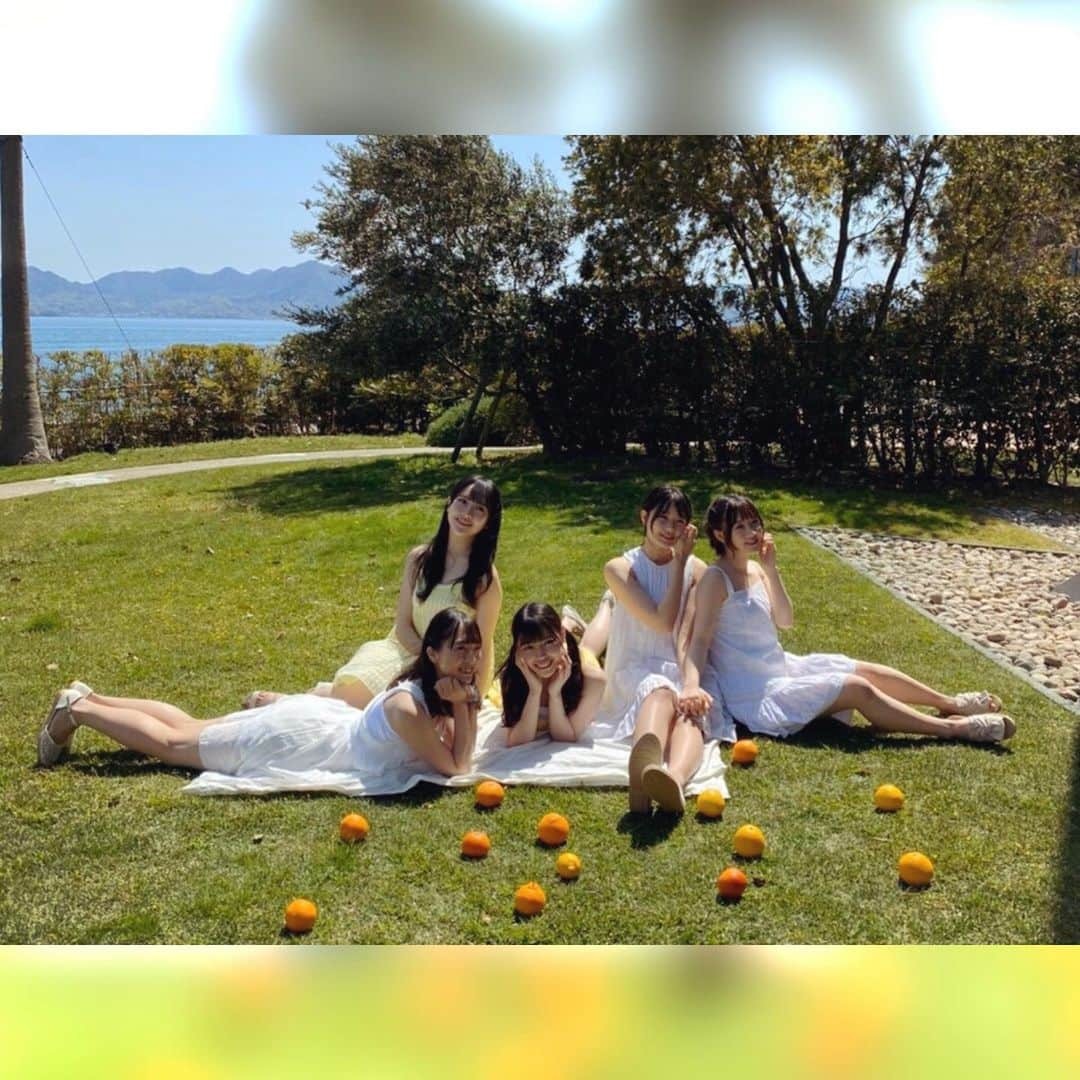 STU48さんのインスタグラム写真 - (STU48Instagram)「🍊🍊🍊 ㅤㅤㅤㅤㅤㅤㅤㅤㅤㅤㅤㅤㅤ 発売中の『BOMB』6月号の表紙の5人は柑橘にも負けない爽やかさ〜！！ 「買ったよ！」の声が多くて嬉しいです！ありがとうこざいます！ステキな写真が多いでしょ😏  ステイホームのお供に是非🏠 ㅤㅤㅤㅤㅤㅤㅤㅤㅤㅤㅤㅤㅤ  #STU48 #石田千穂 #IshidaChiho #今村美月 #ImamuraMitsuki #岩田陽菜 #IwataHina #甲斐心愛 #KaiKokoa #瀧野由美子 #TakinoYumiko」5月10日 16時19分 - stu48.official