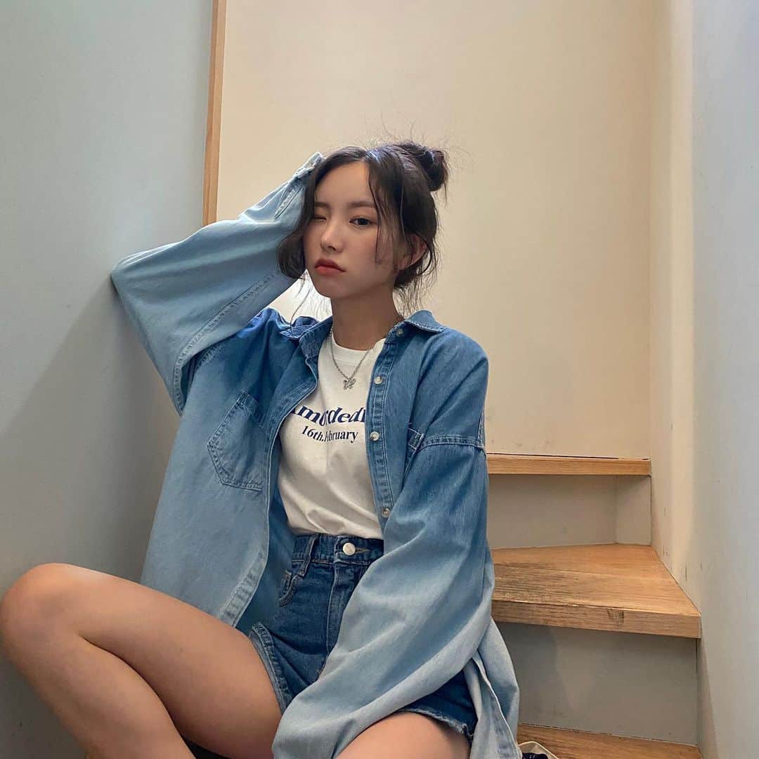 のインスタグラム：「청청코디는 언제나 진리👖💙 #chuusoul」