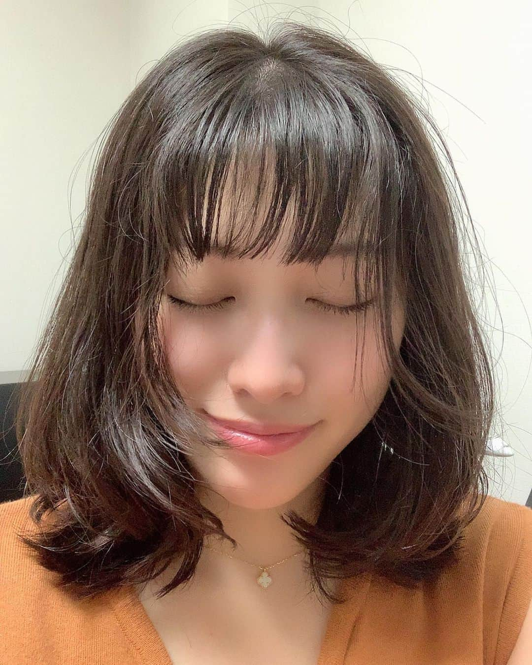 春原未来さんのインスタグラム写真 - (春原未来Instagram)「#haircut #髪切りました  #春原未来 #airaoyama #レイヤーカット #layercut #髪の毛  #すぐ伸びる  #表参道 から歩いて帰った‪‪☺︎ . #マスク女子 ‬ #ヘアオイル #笑顔いっぱい #bigsmile  #今日もありがとう  #母の日 #mathersday #staypositive」5月10日 16時27分 - sunohara_miki