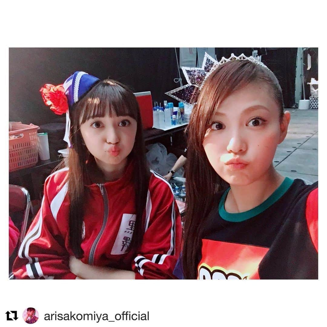 田野アサミさんのインスタグラム写真 - (田野アサミInstagram)「❤️💙. Aqours3rd上映会🎶 おうち時間のお供になれましたか😊. 福岡公演ではSaintSnow は「DROPOUT!?」も披露させて頂きました❄️理亞の夢叶えてくれてありがとう。そして最高に皆が楽しんでいた。 私田野アサミはただただ握り拳を振り上げて鑑賞していました😂✊🏻‼️. 写真#姉コンビショット#ありみん 下記文面は小宮有紗氏の投稿をリポスト🔁  #Repost @arisakomiya_official with @tano_asami ・・・ #aqours3rd上映会  2日間ありがとうございました！ 久しぶりに観たけど、楽しかったね✨ 早くまたライブやりたいなぁ！ いつやれる日が来てもいいように準備しておこうと思いました😊  あさみさんとの姉コンビ お気に入りショット♦️❄️ #lovelive #Aqours #SaintSnow  #おもいで　#おうち時間」5月10日 16時36分 - tano_asami