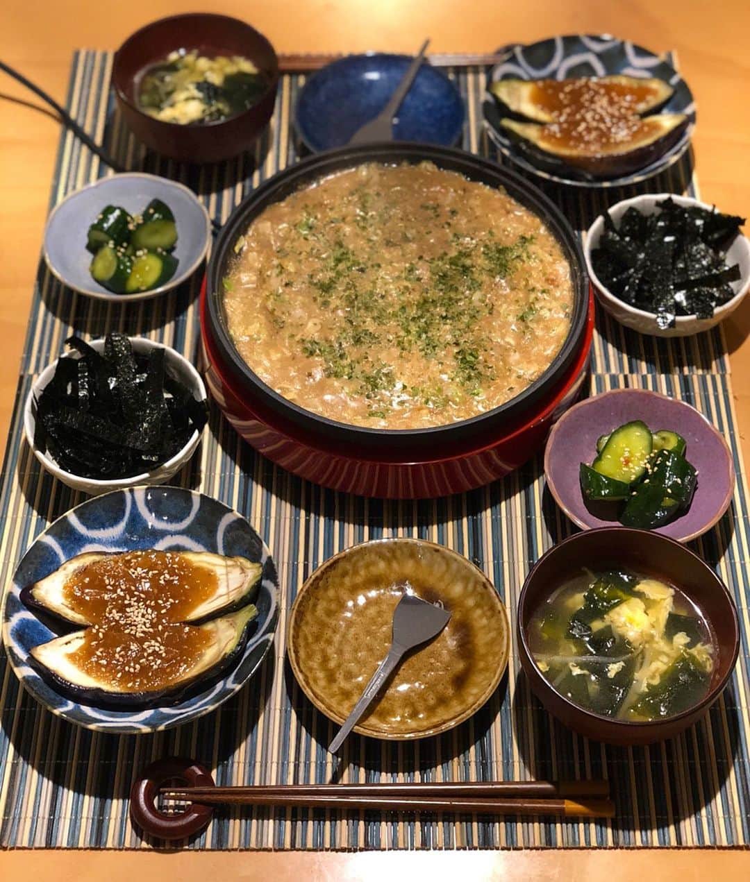 のインスタグラム：「🍳♡ おうちで🏠 #もんじゃ焼き ＆#お好み焼き 😋🎶 ・ 色は地味だけど美味しいかった💛 #明太子もちチーズ #豚玉 ・ 🥢お品書き🥢 ★もんじゃ焼き ★お好み焼き ★なす田楽 ★ピリ辛きゅうり ★わかめスープ ・ 🍳もんじゃ焼き 米粉パウダー 大さじ2/水 250ml/ウスターソース 大さじ1.5/粉末だし 小さじ1/キャベツみじん切り＆お好みの具材で♡ 🍳なす田楽 味噌 大さじ2/砂糖 大さじ1/すりごま 大さじ1/みりん 大さじ2/をレンジで温めて、両面を焼いた茄子に乗せるだけ♡ ＊ #stayhome #homecooking #homedinner #monjayaki #okonomiyaki  #おうち時間 #おうちごはん #料理 #こなもん #阪本智子」