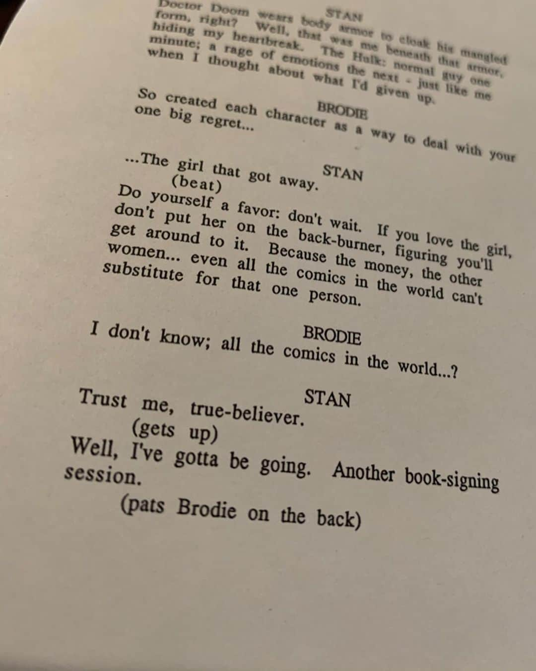 ケヴィン・スミスさんのインスタグラム写真 - (ケヴィン・スミスInstagram)「I KNOW THE DAY I MET STAN LEE!  Quarantine-cleaning my office and I uncovered a cache of golden mementos from the start of my career. This is a set of sides from MALLRATS - the miniature copies of the script pages production uses daily when making a movie. These are the sides from the day we shot the scenes with @therealstanlee, and that was the first time I met Stan. And since these sides have the date on them, I know that I met my mentor and future friend on March 15, 1995. We watched the previous day’s dailies at 2:30, before Stan arrived, and then producer Jim Jacks introduced me to Stan in front of the fake comic book store, Comic-Toast. He was sweet, funny, and everything I hoped he’d be. I recall Jim pulling me aside to say “Remember: He’s 70, so be careful with him. He’s an old man and could die at any minute.” Stan lived to be 95. Over 20 years after he shot his cameo in Mallrats, Stan filmed one of his many @marvelstudios cameos for the movie  @captainmarvelofficial. In that cameo, Stan was preparing for his Mallrats cameo. That’s some Marvelous Meta! Meeting Stan Lee enriched my life - and now I know the exact date that it happened. #KevinSmith #mallrats #stanlee #movies」5月10日 8時50分 - thatkevinsmith