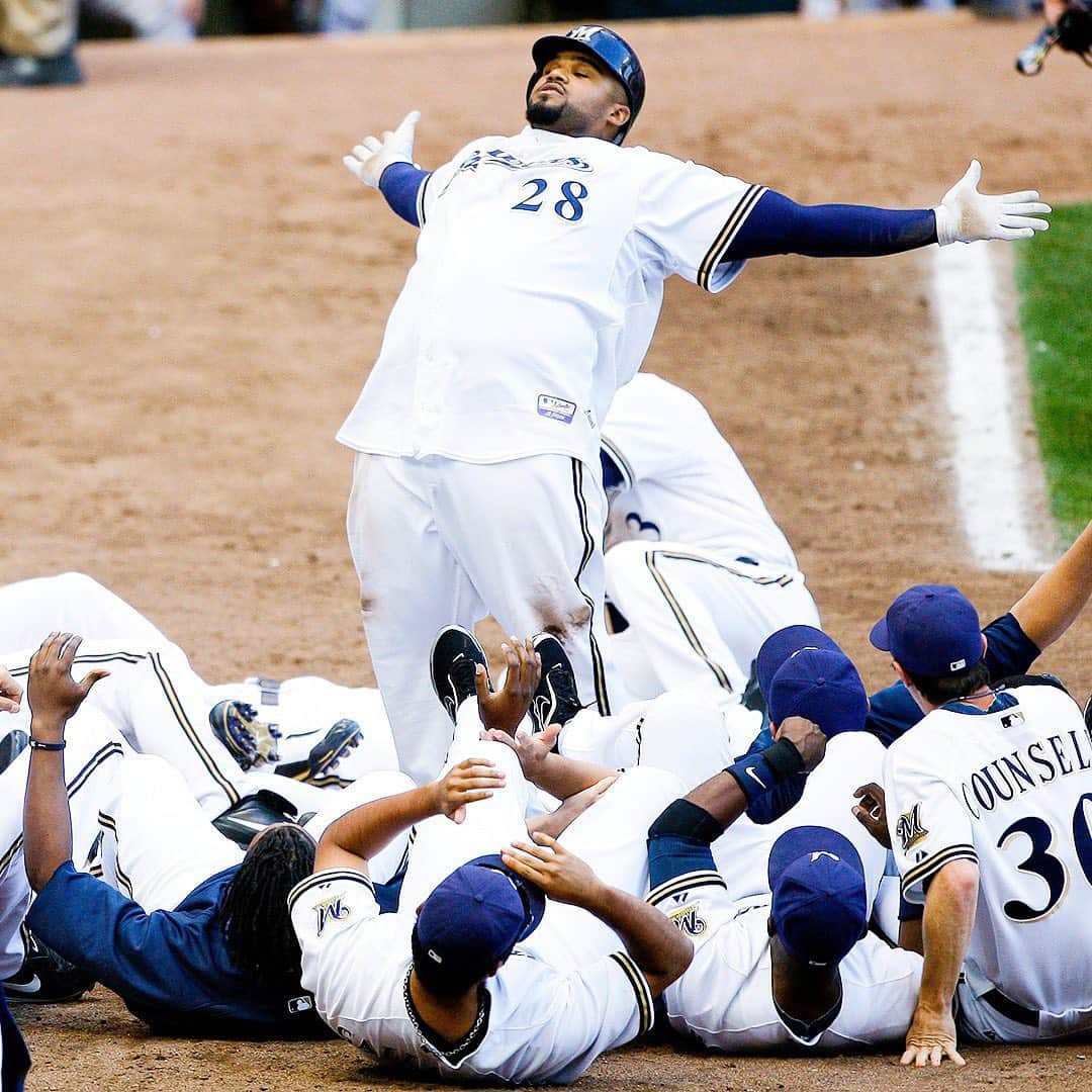 MLBさんのインスタグラム写真 - (MLBInstagram)「Prince was the king of walk-off celebrations. 🔥」5月10日 9時30分 - mlb