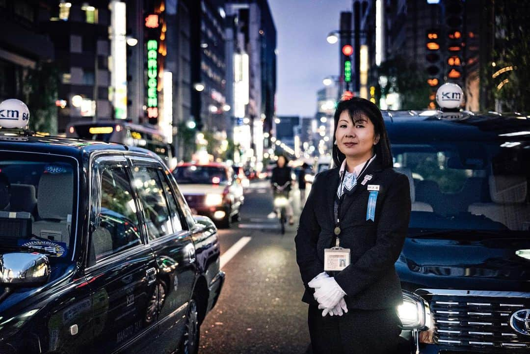 km観光タクシーさんのインスタグラム写真 - (km観光タクシーInstagram)「Photo @klaus.einwanger.photographer  Ginza (2019)  #tokyodrive #tokyotrip #tokyosightseeing #tokyolife #tokyonow #tokyotravel #thingstodointokyo #mytokyois #thingstodoinjapan  #tokyotourism #観光タクシー #kmタクシー  #東京観光タクシー #kmtaxi #tokyotokyo #20cheersfortokyo #タクシー映え  #国際自動車 #tokyotaxiphotoproject」5月10日 9時39分 - tokyodrive.jp