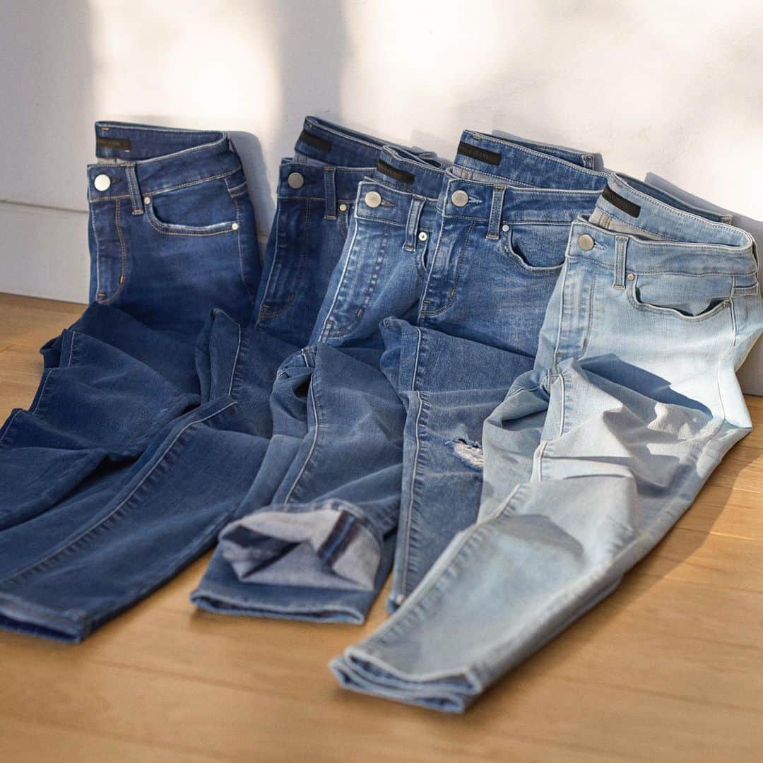 ユニクロさんのインスタグラム写真 - (ユニクロInstagram)「Everyone can find their favorite blue on denim, the long lasting and style wardrobe staple. #UNIQLO #LifeWear #denim #jeans」5月10日 9時44分 - uniqlo