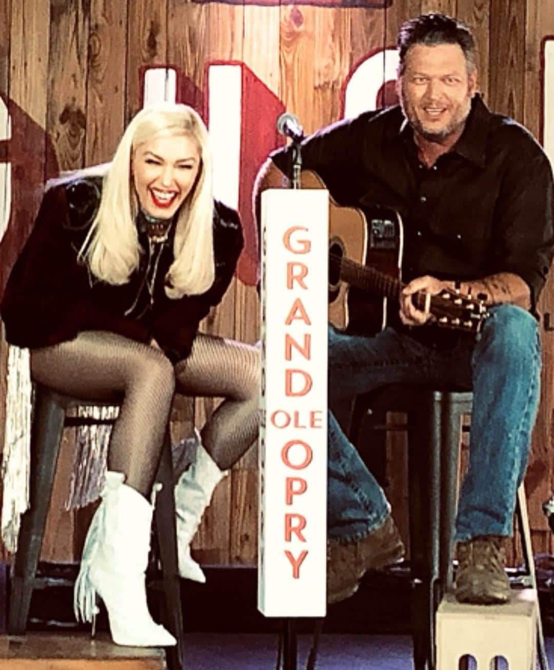 グウェン・ステファニーさんのインスタグラム写真 - (グウェン・ステファニーInstagram)「thank u for showing me a good time and making me laugh at @blakeshelton gx @opry 2020 gx」5月10日 11時02分 - gwenstefani