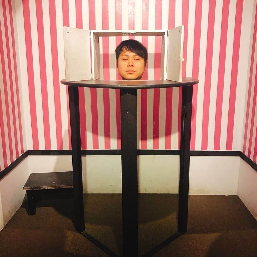 井上裕介のインスタグラム：「おはようございます☀ ５月の３１日に笑われたいバカ^_^ 未来で笑われたいバカ^_^  あと２１日！！ あと３週間。 もう３週間。 あっとうい間の３週間。  #うちで過ごそう  #未来で笑おう」