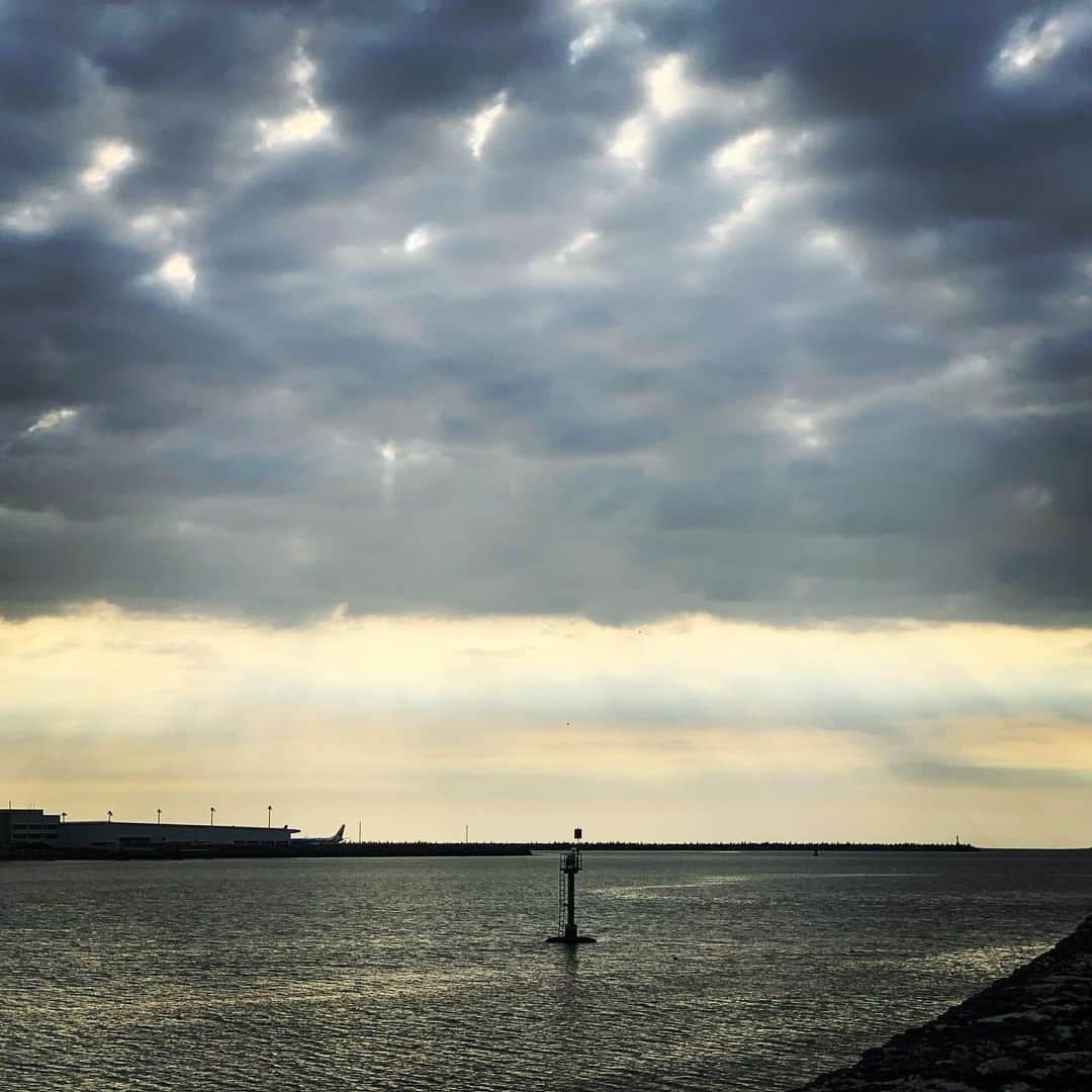 宮城麻里子さんのインスタグラム写真 - (宮城麻里子Instagram)「#okinawa #japan #sunset #sky  #iphonexs」5月10日 11時23分 - miyagimariko