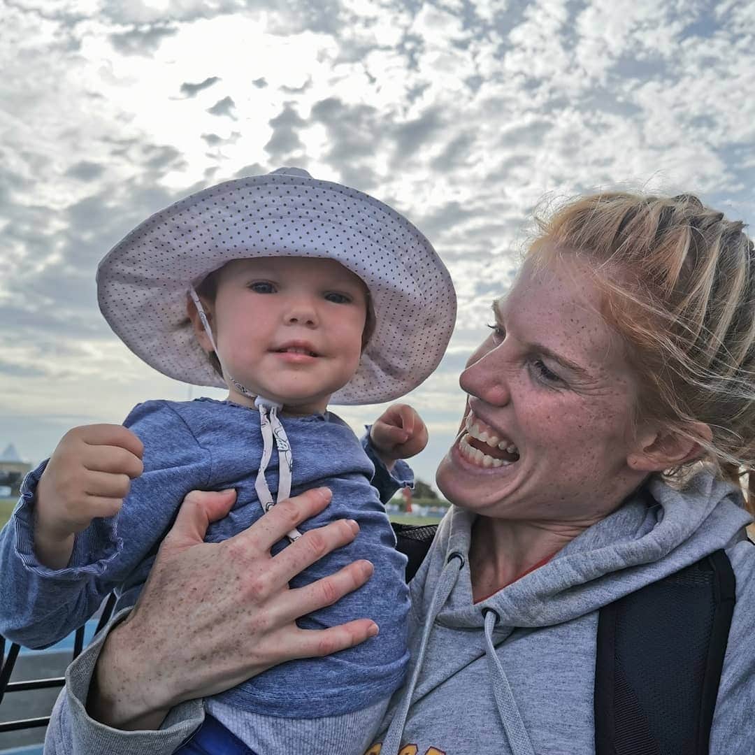 アンジェラ・ペティさんのインスタグラム写真 - (アンジェラ・ペティInstagram)「HAPPY MOTHERS DAY to my incredible Mum, my amazing mother in law and all of the other Mum's out there ♥️ I'm super thankful to be a Mum to our fur baby and Auntie to my 4 adorable nieces and nephews ♥️ First photo from right after my 1500m at Nationals this year and giving my precious Mum and amazing friend a hug ♥️」5月10日 11時20分 - angie_run800m