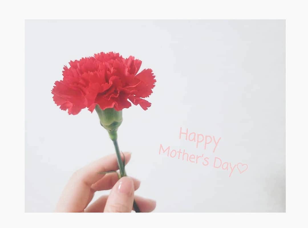 服部ひで子さんのインスタグラム写真 - (服部ひで子Instagram)「世界中のお母さん  いつも お疲れ様です♡  #happymothersday  #母の日」5月10日 11時20分 - hideko_hattori
