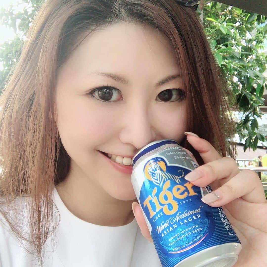 岡田智子のインスタグラム：「しんがぽーる #シンガポール #タイガービール #また行きたい #だいたいカジノ」