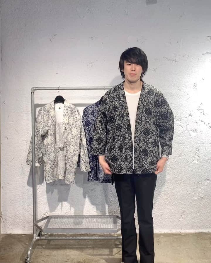 ヴァンキッシュのインスタグラム：「ㅤㅤㅤㅤㅤㅤㅤㅤㅤㅤㅤㅤㅤ ■ Paisley 半纏(HANTEN) Shirt[VWS003]ㅤ Color:White.Navy.Black Size:M.L JPY 12,100 (tax included) ㅤㅤㅤㅤㅤㅤㅤㅤㅤㅤㅤㅤ VANQUISH SHIBUYA Staff 中村 179cm 着用サイズ:Lサイズ ㅤㅤㅤㅤㅤㅤㅤㅤㅤㅤㅤㅤㅤ Shop link bio！ ——————————————————————— #VANQUISH #vanquishjp #SAKURA #HANTEN」