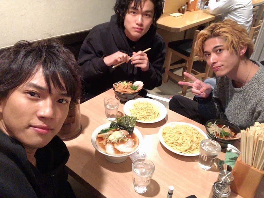 岡田龍太郎のインスタグラム：「仮面ライダーゼロワン35話ありがとうございました！ はやくラーメン行きたいですね」