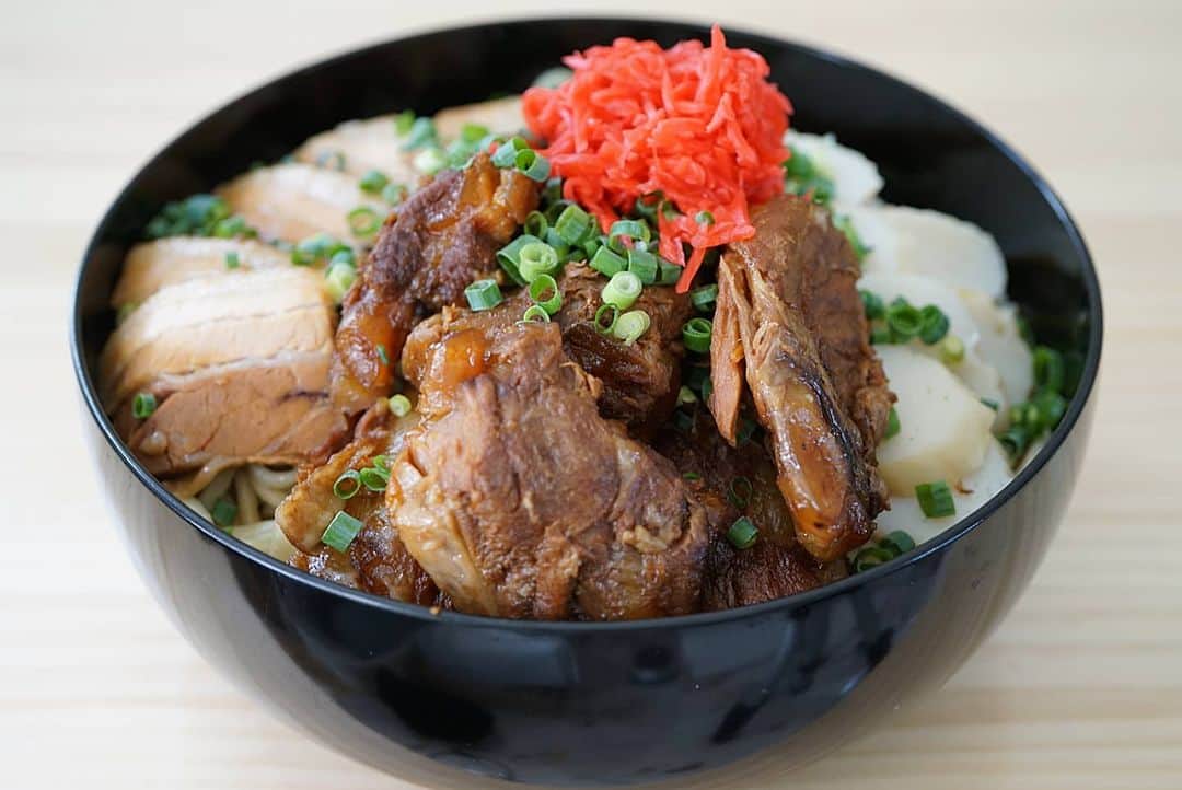 石関友梨のグルメインスタ