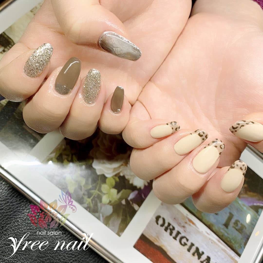 free nail フリーネイルのインスタグラム：「. お客様ネイル💅🏻🌷✨ . 大人アシメネイル🎭✨ . おしゃれデザイン🪐 . ご来店ありがとうございました🙇🏻‍♀️🙇🏻‍♀️🙇🏻‍♀️💗 . . #ネイルアート #ジェルネイル #ネイルサロン #大阪ネイルサロン #ネイルデザイン #ネイルチェンジ #アシメネイル #アシンメトリーネイル #大理石ネイル #ミラーネイル #マットネイル #アニマルネイル #デザインネイル #トレンドネイル #大人ネイル #ロングネイル #スクエアネイル #初夏ネイル #春夏ネイル #nailsart #nailsdid #美甲 #日式美甲 #日式美甲胶 #日本美甲师 #日本美甲老师 #美甲上课 #日本胶 #フリーネイル #freenail」