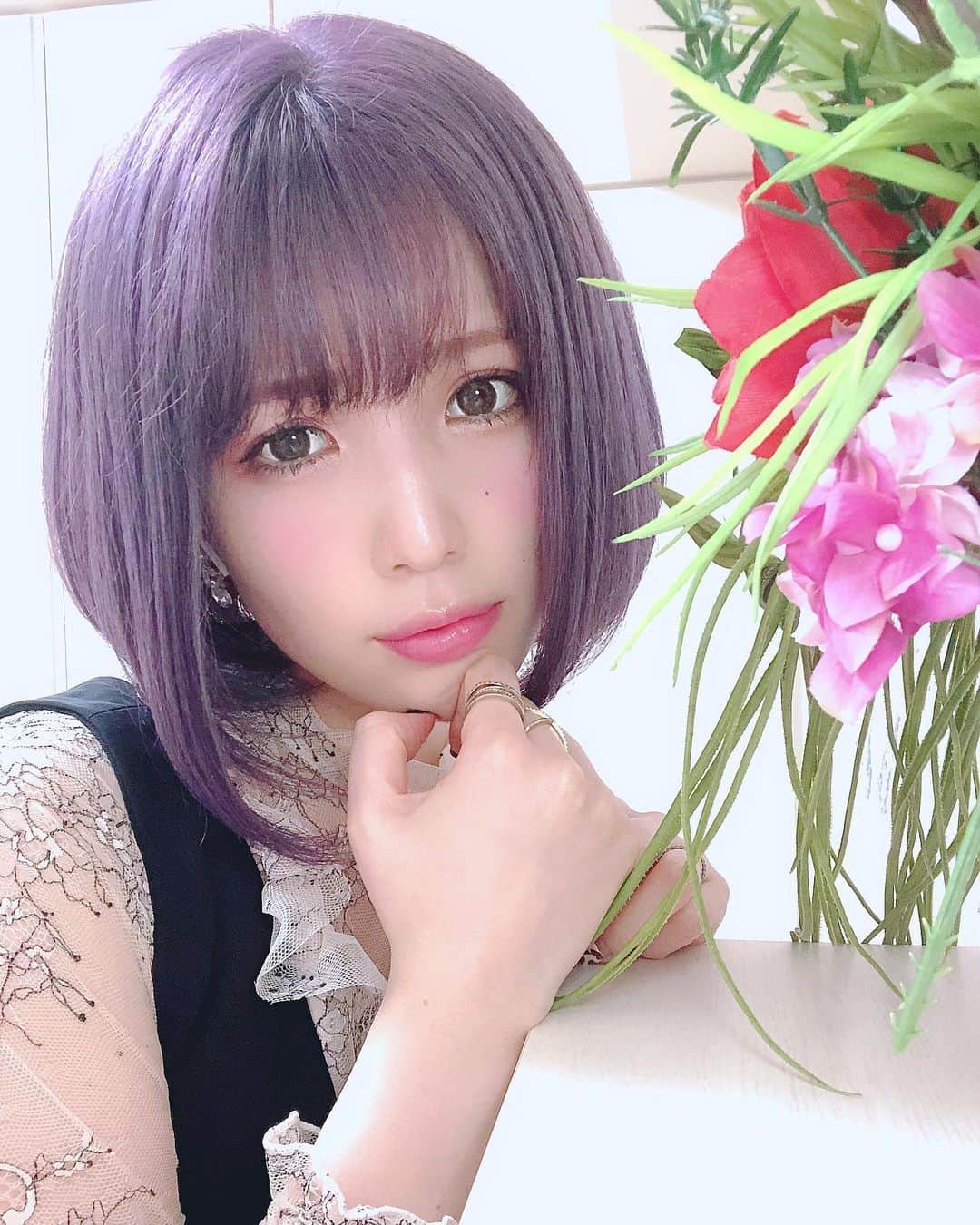 のインスタグラム：「髪の毛を染めました ✂️. かわいい？♡. . #purplehair #purple #dyedhair #japanesegirl #followｍe #kawaii #可愛い #紫髪 #染めました」