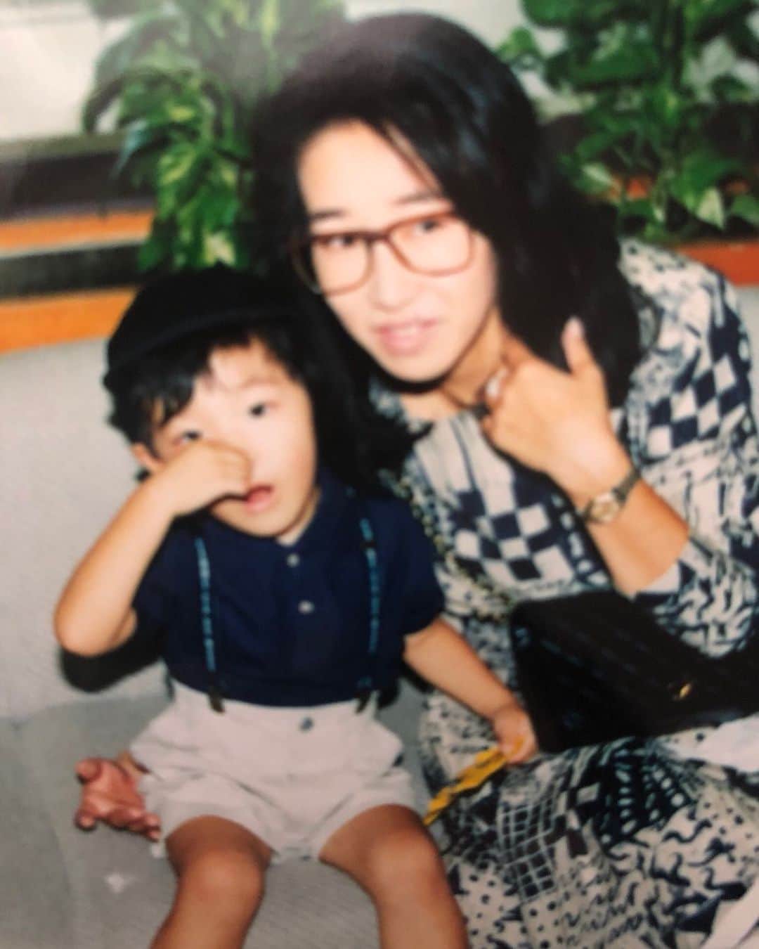 KAZUKIさんのインスタグラム写真 - (KAZUKIInstagram)「#母の日 本当にいつもありがとう‼️そして何よりまだまだ元気でいてくれ🔥これからもいっぱい歌を届けていくから👍🏾よろしくおかぁ〜😁 #また正月」5月10日 14時27分 - di_kazuki_official