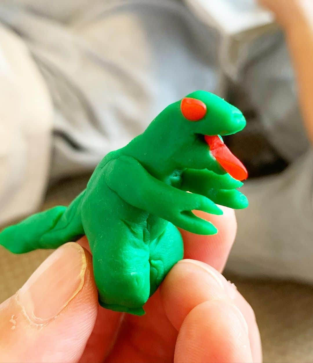 小堀ケネスさんのインスタグラム写真 - (小堀ケネスInstagram)「Play Dough time! So therapeutic.  家族でねんど遊び！🤣 いがいとハマってます。  #notdrunk #littledean #mommy #familytime #playdough #鬼ママ　#ディーン君#ねんど遊び  @mariakamiyama」5月10日 14時26分 - kenkob0903