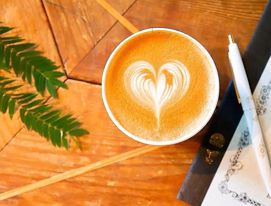AMAZING COFFEEさんのインスタグラム写真 - (AMAZING COFFEEInstagram)「. 本日も素敵なおうち時間を😊☕️ . #AMAZINGCOFFEE #AMAZINGCOFFEEONLINE #AMeCO #アメコ #coffee #うち活 #おうち時間 @amazing_poshitokun」4月26日 8時00分 - amazing_coffee_official