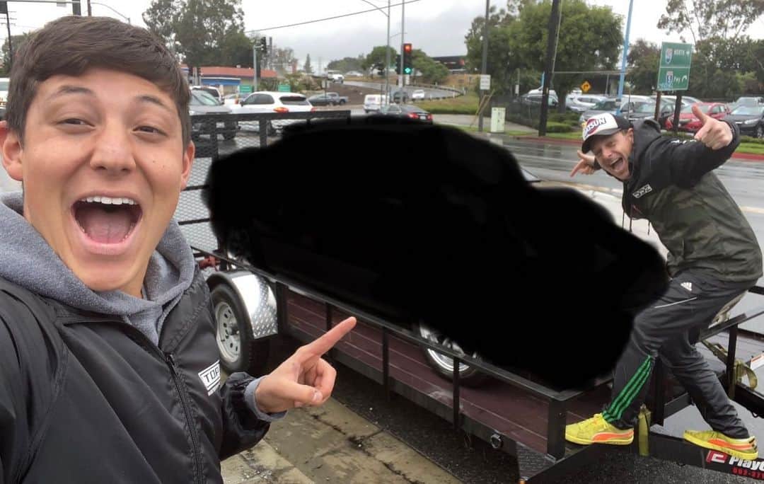 スティーブのインスタグラム：「What new project car did me and @the_kid012 just get ourselves into?? You’re welcome to guess but you’re about to find out starting next week on Steve’s POV YouTube. Please subscribe to my YouTube and follow me here in IG for this new father son DIY project. You’re gonna like it!! 親子で車を買っちゃったかなぁ？スバルに会えないあっちゃんの新しい車？？？間も無くスティーブ的視点のユーチューブで新しいプロジェクト発表をします！お楽しみに」