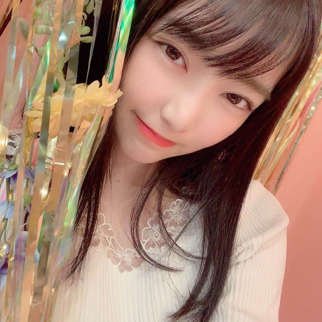 吉沢朱音さんのインスタグラム写真 - (吉沢朱音Instagram)「おはよう(´ω`っ )3 今日も1日頑張る…ぞ！！！ . . . . . . #おはようモーニング  #朝イチ #黒髪女子 #チラ見  #春カラー #春が来た #アイドル」4月26日 7時19分 - nesomagic72