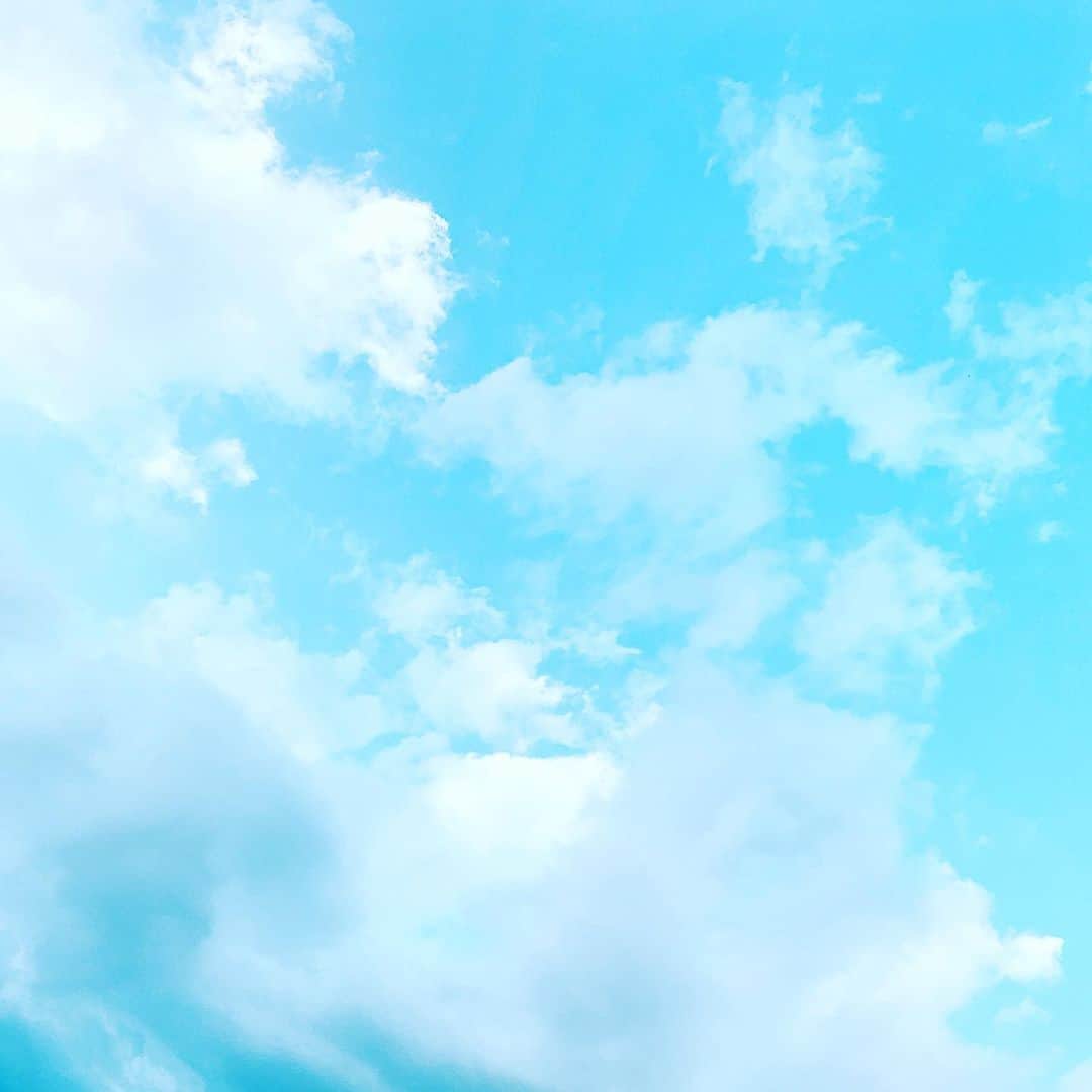 市原佑梨さんのインスタグラム写真 - (市原佑梨Instagram)「1年前の自分と答え合わせしてみた。 だいぶ違いました😂それならそれで良い。 いつだって臨機応変🙋‍♀️🌈💓 また練り直せば良い😏✨ #stayhome」4月25日 23時29分 - yuri_ichihara