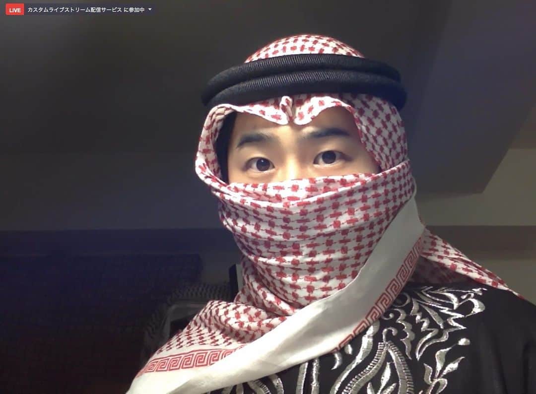 鷹鳥屋明のインスタグラム：「قناعي عند الزوم🎥 ‏كيف إفطار؟؟🥘」