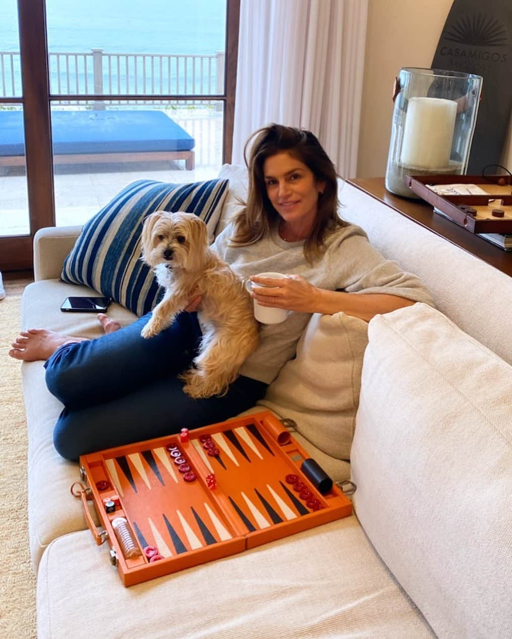 シンディ・クロフォードさんのインスタグラム写真 - (シンディ・クロフォードInstagram)「Finally found someone to play with me!」4月26日 0時25分 - cindycrawford