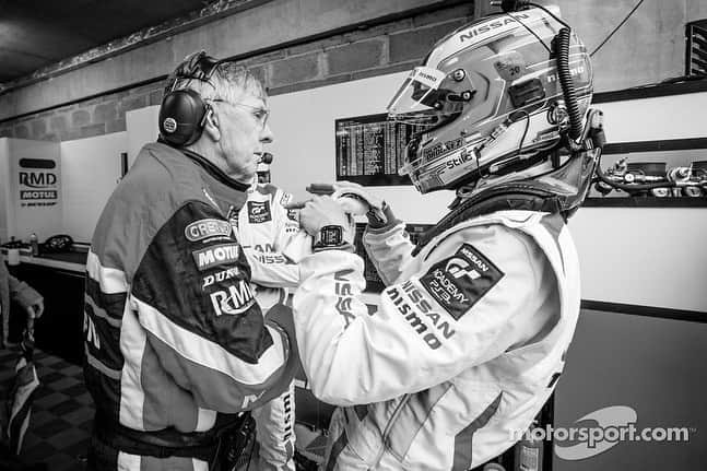 のインスタグラム：「Dear Ricardo, “mi profesor” my mentor, my most experieced engineer. I will miss you so much. Thanks for your advice in Japan, thank you for our win in Spa 24h, our podium in Le Mans, for those excell sheets with millions of data to improve as a racer and to have the best strategy ... for showing me what you lived for, pure motorsport passionate to make the most of a racing car. Those tire development and suspension masterclass... but most important for me was those 🚬 in the paddock smiling and talking about life. Will miss you a lot Ricardo. Obrigado amigo ❤️」