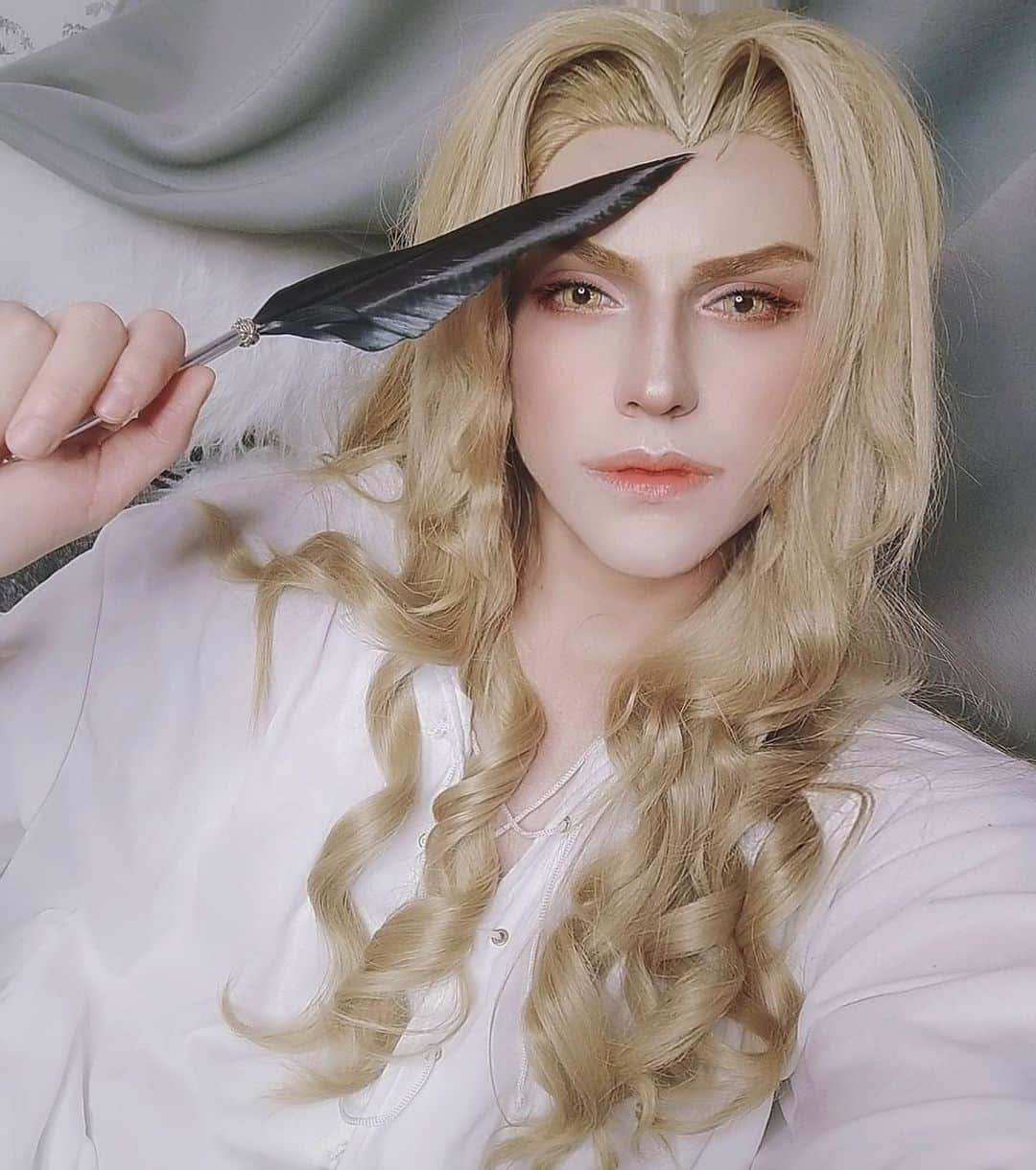 Gesha Petrovichさんのインスタグラム写真 - (Gesha PetrovichInstagram)「I see you like my Alucard should i try full cosplay as next month goal, huh?) 🦇 Castlevania 🦇 キャッスルヴァニア Alucard / Adrian Ţepeş Wig @geshacos More photos and gifs already on P❤️treon 😂😂 Full pack and videos will reward for this month. Subscribe link in bio❤️」4月26日 1時07分 - petrovichgesha