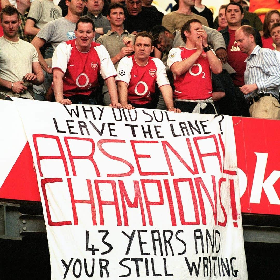 アーセナルFCさんのインスタグラム写真 - (アーセナルFCInstagram)「🎉🎊🍾 THIS is how it feels ⁠⠀ ⁠⠀ #Arsenal #Invincibles #OnThisDay #2004」4月26日 1時25分 - arsenal