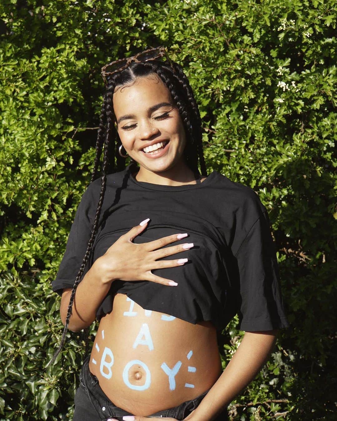 アダム・ピーティのインスタグラム：「It’s a boy 🖤 @eirimunro」
