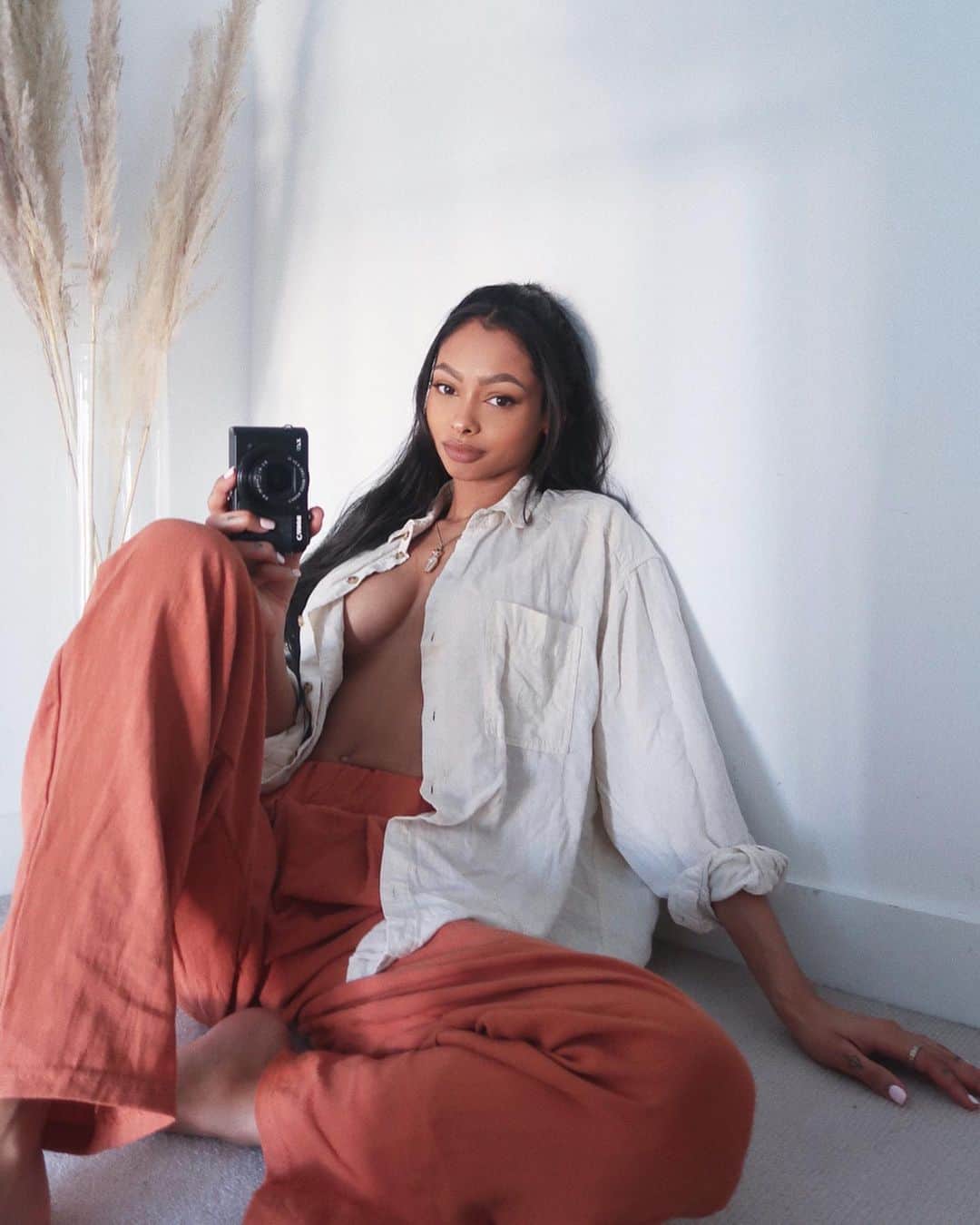 ジェイデ・ピアスのインスタグラム：「NUDES.」