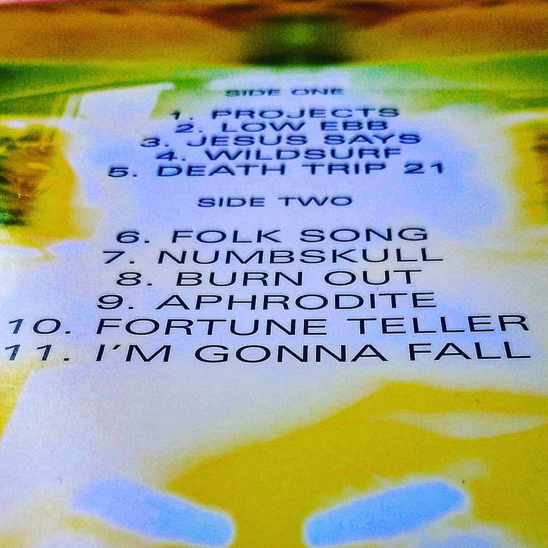 アッシュさんのインスタグラム写真 - (アッシュInstagram)「Tonight's set list for this asking which version were using; OG UK release tracklist. Encore: A Life Less Ordinary #timstwitterlisteningparty」4月26日 2時53分 - ash_1977