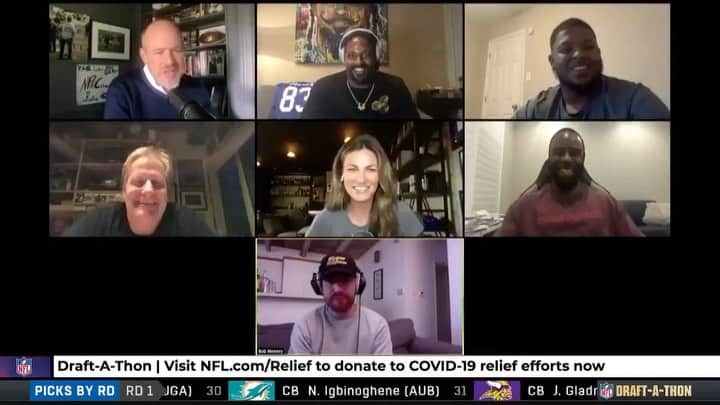 エリン・アンドリューズのインスタグラム：「When JEFF DANIELS enters the chat‼️😲 #DraftAThon #NFLDraft2020 @richeisen @camjordan94 @sweetfeet @calaiscampbell @bobmenery @nfl @therealovercees」