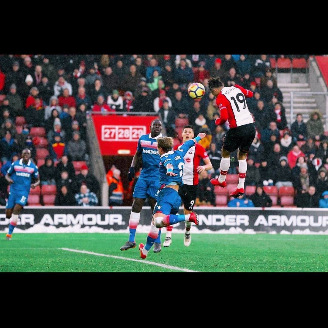 のインスタグラム：「Air Boufal ✈️ #SB19」