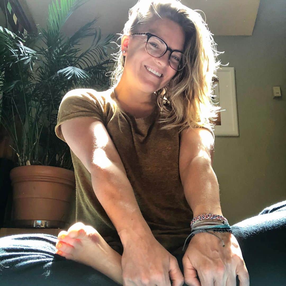 モーガン・キングのインスタグラム：「☀️ state of quarantine」