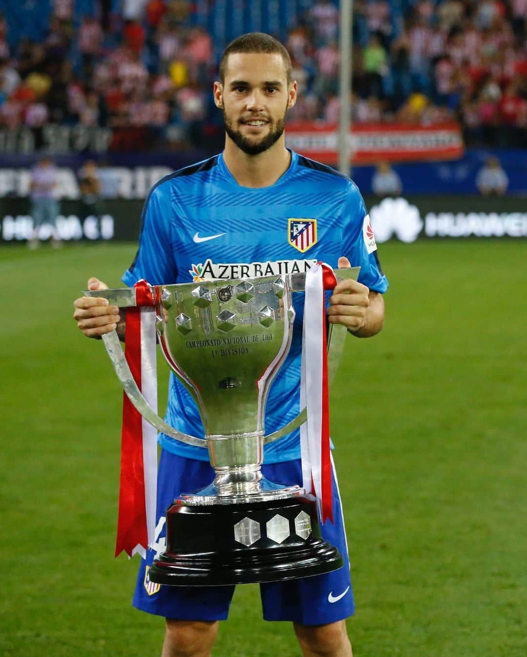 マリオ・スアレスさんのインスタグラム写真 - (マリオ・スアレスInstagram)「Felicidades @atleticodemadrid #117años 🏆😜」4月26日 17時18分 - mariosuarez4