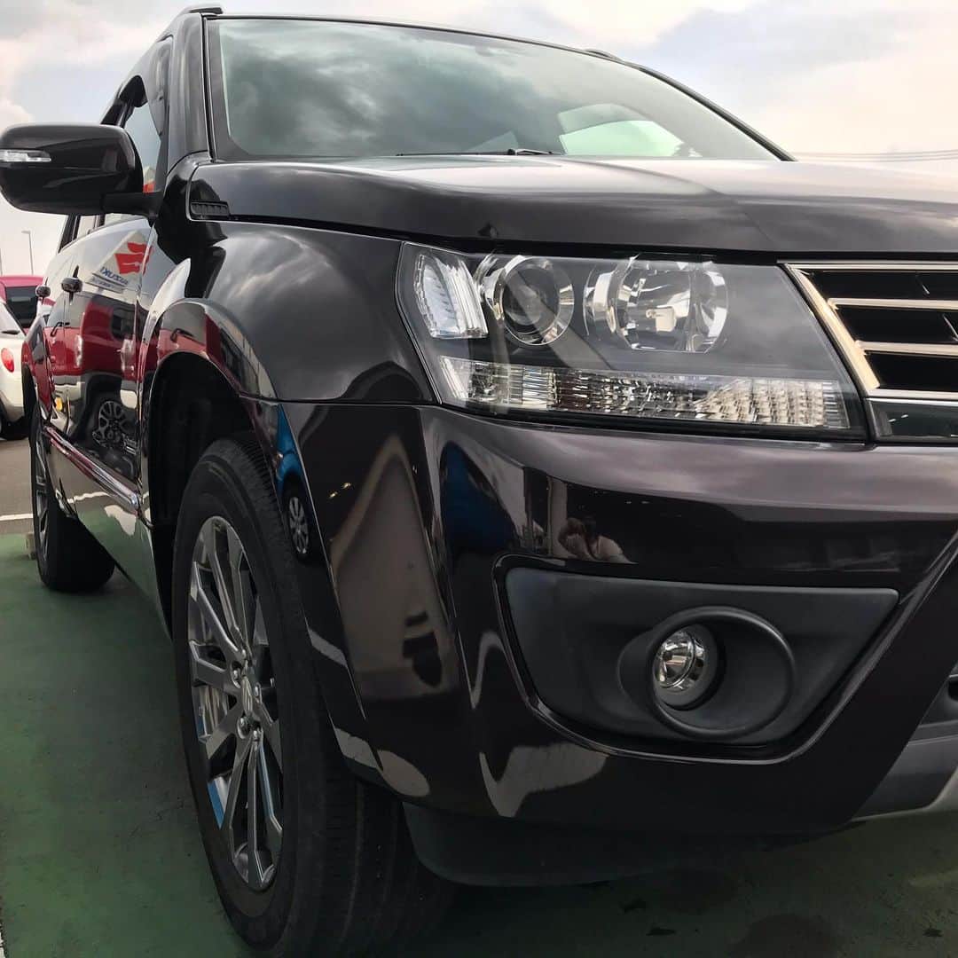 sioneのインスタグラム：「一年点検おわり！ 洗車もしてもろたー  #escudo #エスクード #tda4w」
