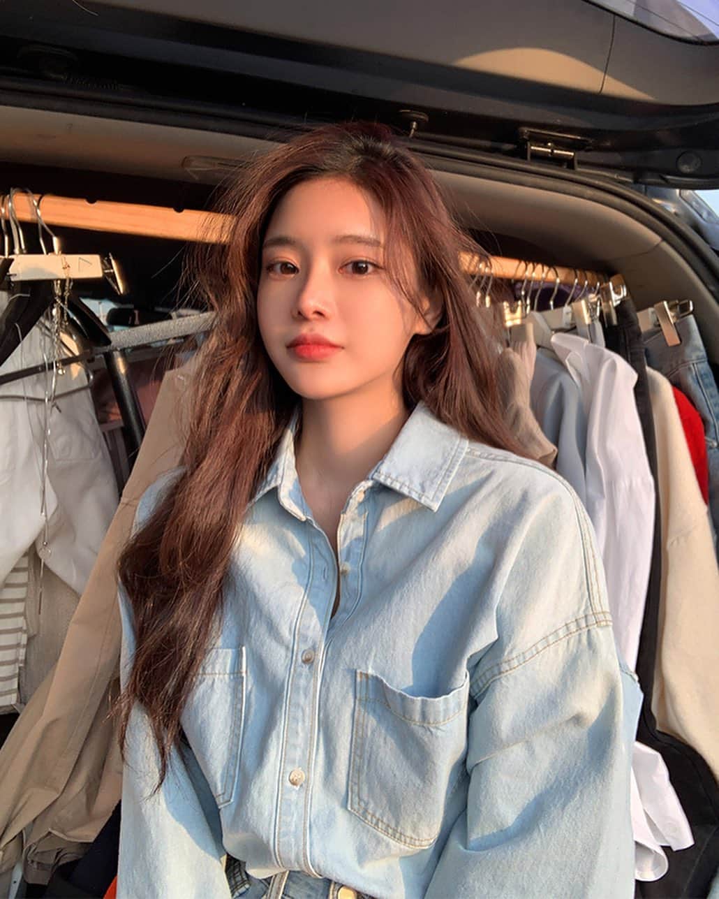 Chuuのインスタグラム：「요새는 이렇게 위아래 데님으로 맞춰입는게 너무 예쁜거가타요!🤭✨ #chuuseoul」