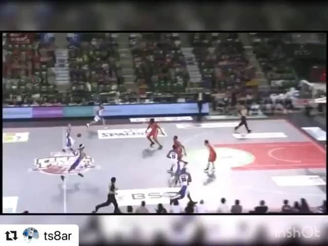 青木康平のインスタグラム：「💪💪💪#Repost @ts8ar with @make_repost ・・・ 康平さんの東京時代✨ カッコいいなぁ。 俺もまだまだ頑張ろう💪🏼 . #青木康平 #cohey #11 #NeverTooLate #バスケ愛」