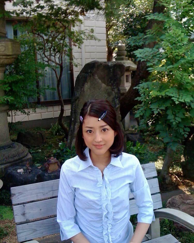小沢真珠さんのインスタグラム写真 - (小沢真珠Instagram)「岡江久美子さん追悼ドラマ「密会の宿9 宝石の甘い罠」が明日20時からテレビ東京で再放送されます。わたしは友坂真理子役で出演しました。  この撮影やバラエティ番組などで岡江さんと共演させて頂いた時、岡江さんの気さくで明るいお人柄に癒され、一瞬で緊張がほぐれたことを今でも覚えています。もうお会い出来ないという現実を今だに受け止められませんが、その優しいお人柄は作品の中や、私を含め沢山の人達の心の中に生き続けることと思います。ご冥福を心よりお祈りいたします。。 写真はOA当時（2012年）のものです。」4月26日 16時51分 - maju_ozawa