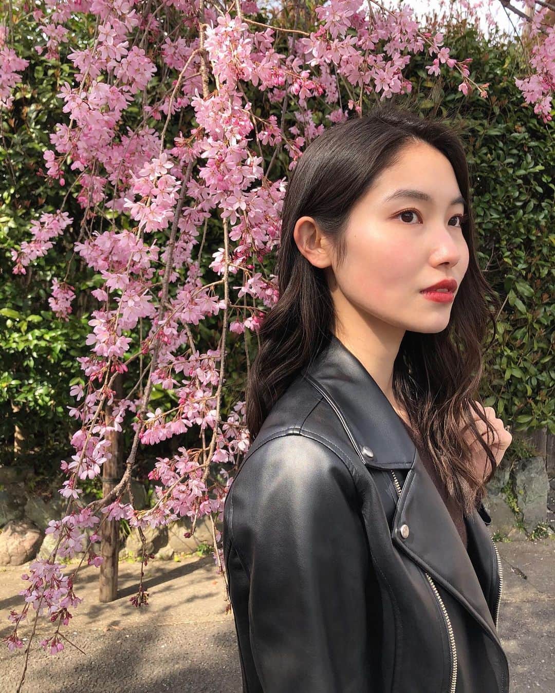 小川沙樹のインスタグラム：「横顔アップver.🌸 （最近の写真ではありません!!）」