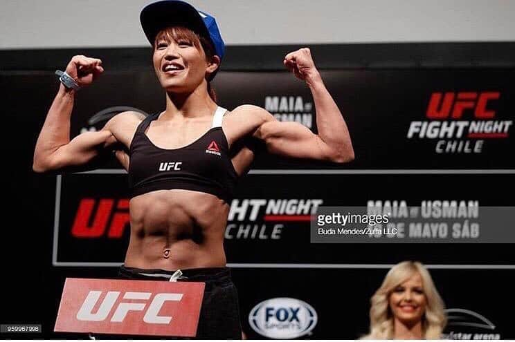 朱里さんのインスタグラム写真 - (朱里Instagram)「マガンダンウマガ✨ 今日はこの写真載せる  #memories #ufc #mma #weightloss #muscle #musclegirl #me」4月26日 9時10分 - syuri_official