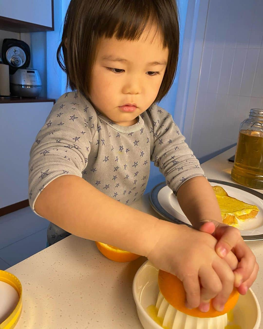 キム・ナヨンさんのインスタグラム写真 - (キム・ナヨンInstagram)「일요일은 신우가 요리사 👨🏻‍🍳」4月26日 9時14分 - nayoungkeem